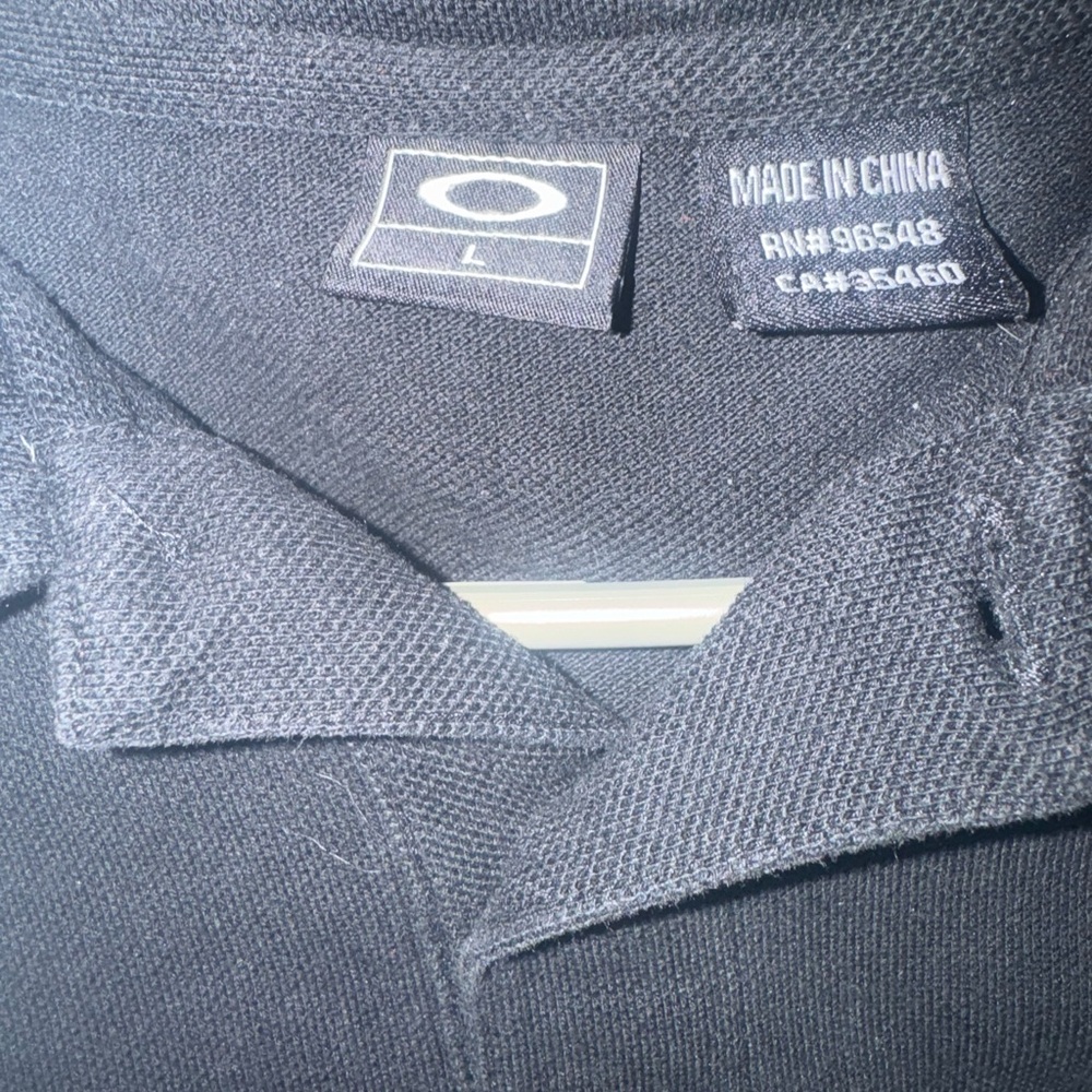 Mens short sleeve Oakley Polo (sz. Large) - Picture 2 of 3